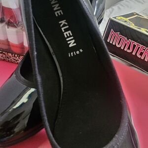 Anne Klein Women's Black Pumps